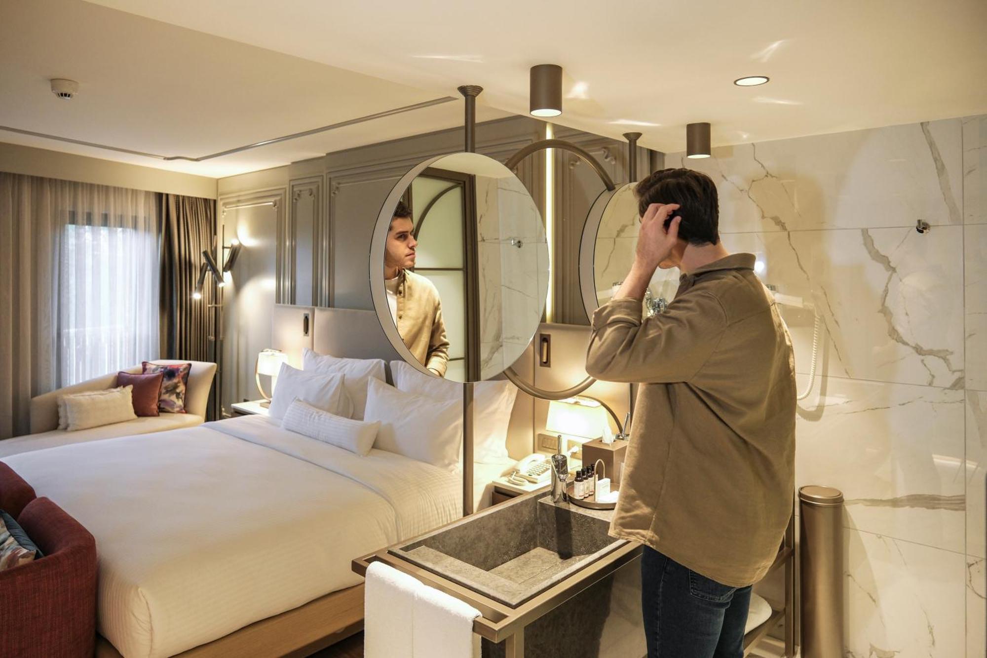 Stayso The House Hotel Istanbul Room photo A guest at the hotel