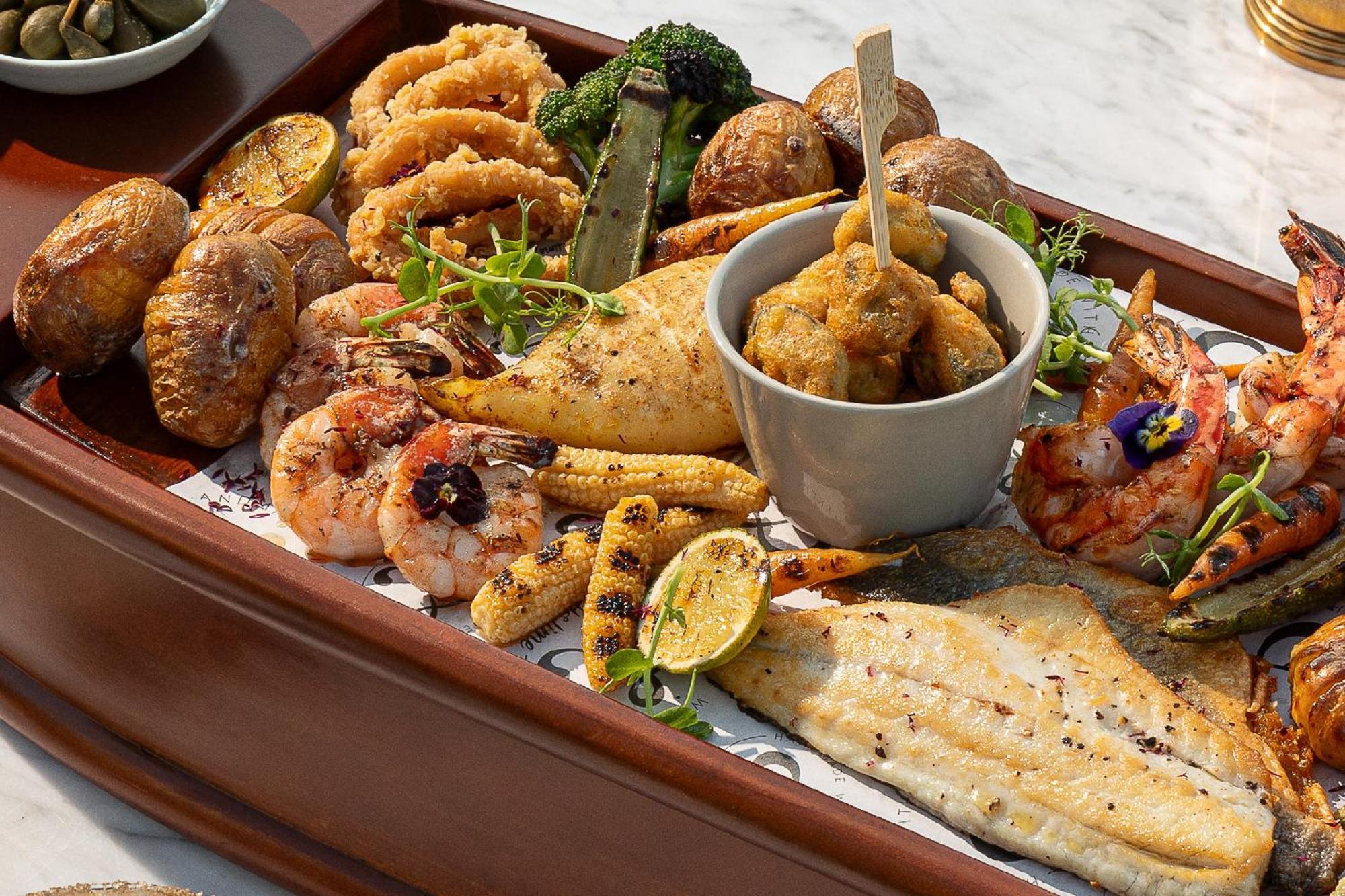 Stayso The House Hotel Istanbul Exterior photo Seafood platter